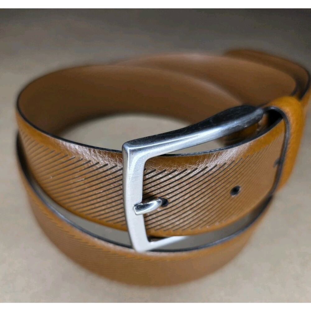 Johnston & Murphy Embossed Italian Leather Belt Brown Diagonal 32 Retail $80 EUC